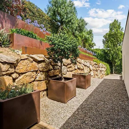 Design Sea Views And Lap Pool *