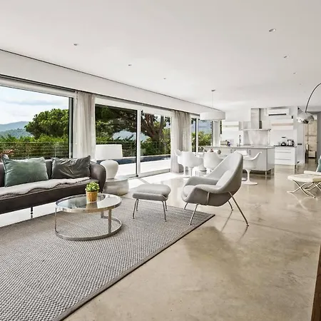 Design Sea Views And Lap Pool Cabrils