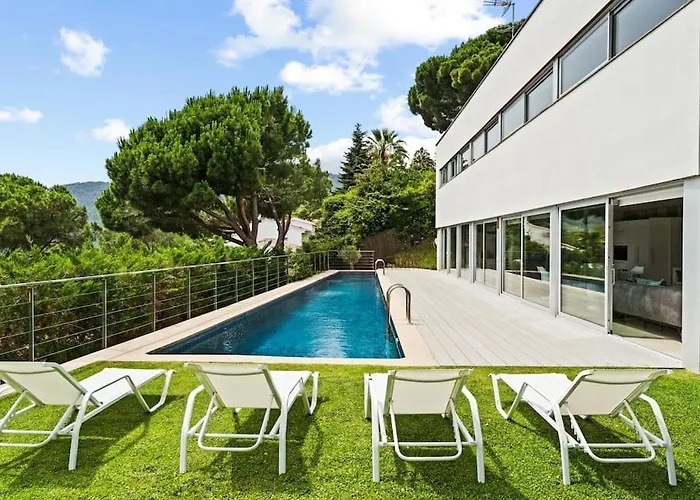Design Sea Views And Lap Pool וילה