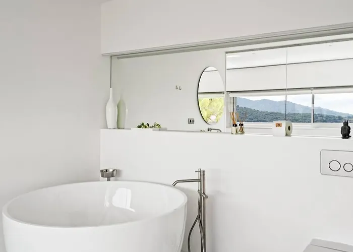 וילה Design Sea Views And Lap Pool קברילס
