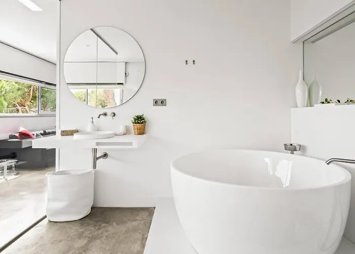 Design Sea Views And Lap Pool