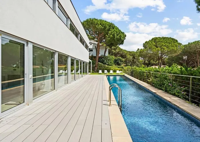 Design Sea Views And Lap Pool וילה קברילס
