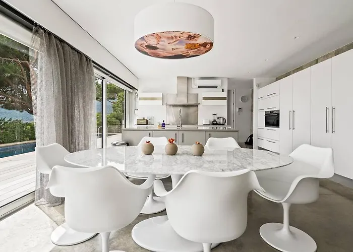 Design Sea Views And Lap Pool * קברילס