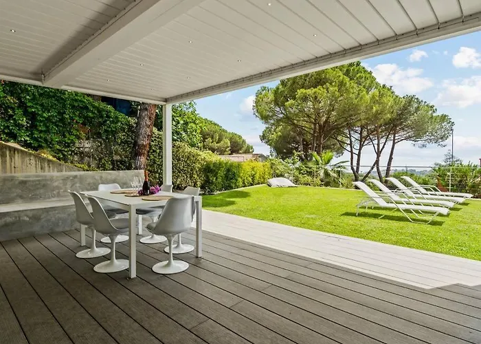 Design Sea Views And Lap Pool וילה קברילס