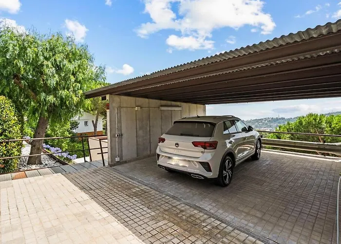 Design Sea Views And Lap Pool וילה
