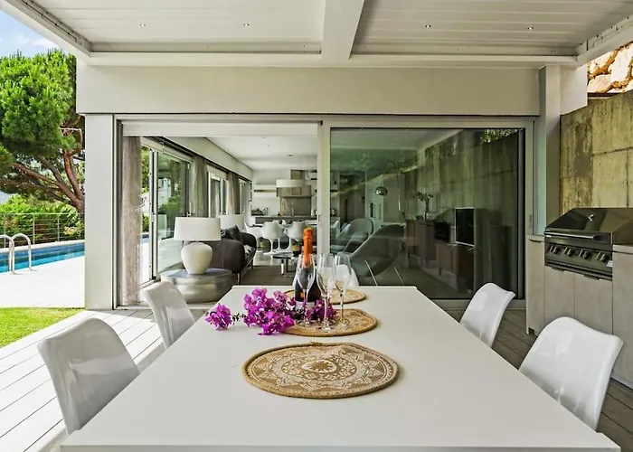Design Sea Views And Lap Pool