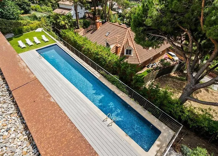 Design Sea Views And Lap Pool * קברילס