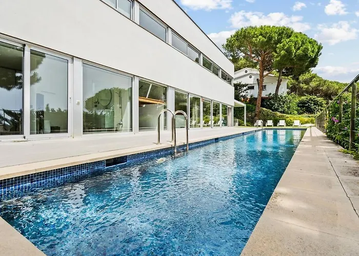 Design Sea Views And Lap Pool וילה