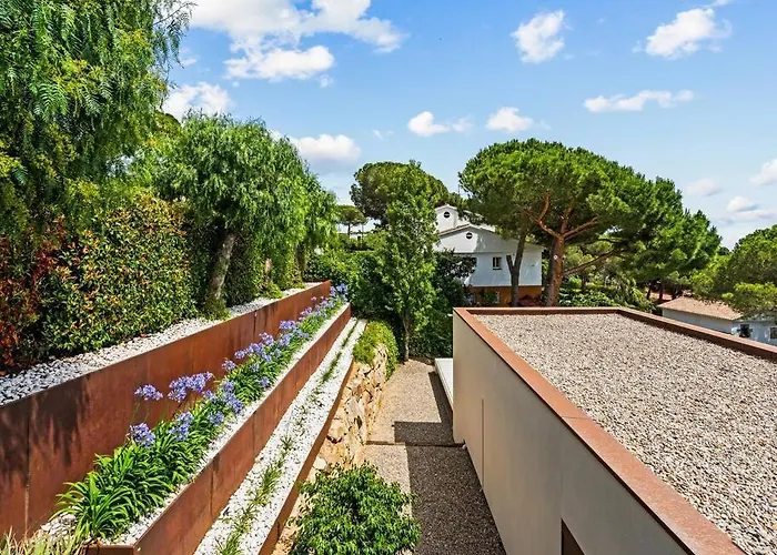 Design Sea Views And Lap Pool