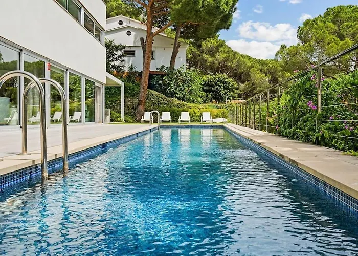Design Sea Views And Lap Pool וילה קברילס