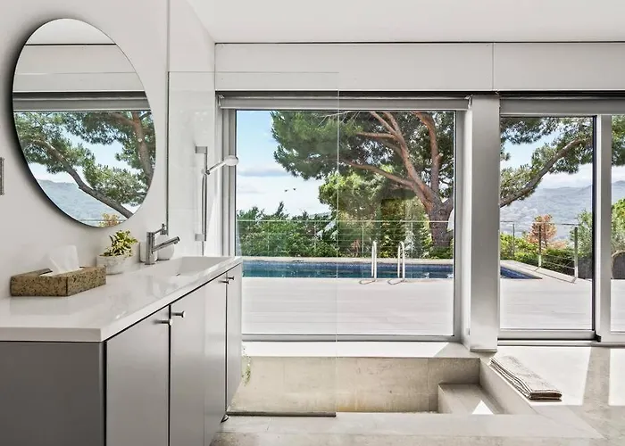 Design Sea Views And Lap Pool וילה קברילס